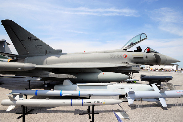 Un Eurofighter Typhoon a decolat din baza Mihail Kogalniceanu pentru a intercepta doua avioane rusesti deasupra Marii Negre