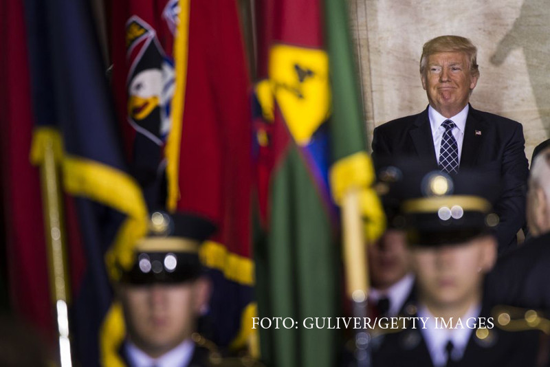 Trump nu vrea ca persoanele transgen sa faca parte din armata americana. Reactia Pentagonului si a Opozitiei