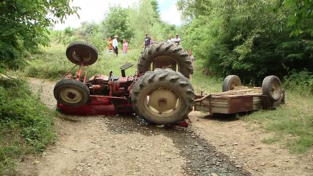 Un barbat din Iasi a murit strivit de propriul tractor. Manevra gresita pe care a facut-o