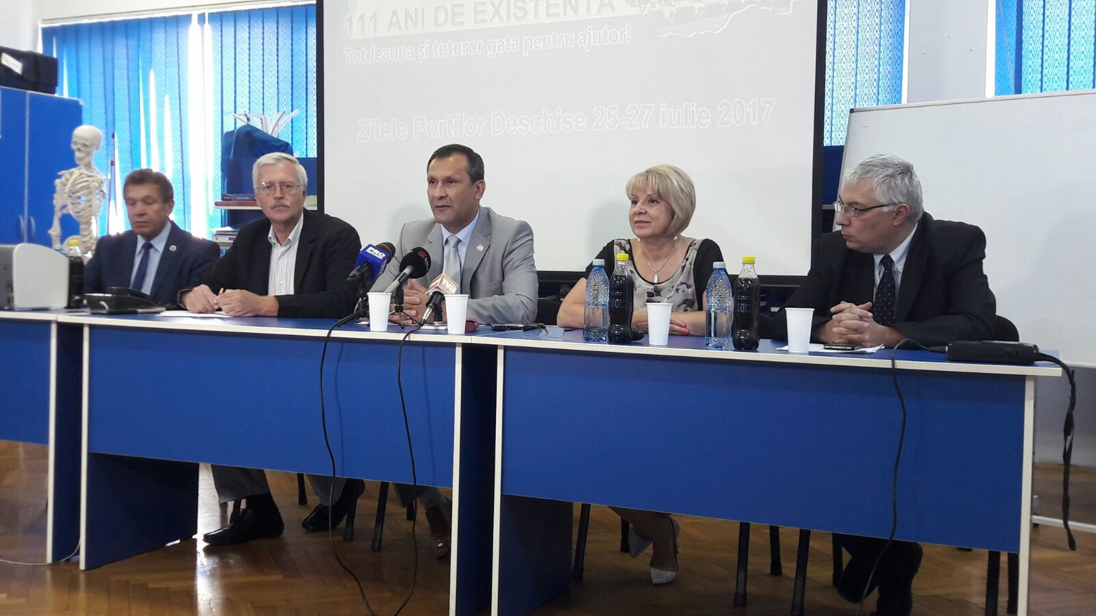 Serviciul Roman de Ambulanta aniverseaza vineri 111 ani de existenta. De cati medici ar mai fi nevoie pe salvari