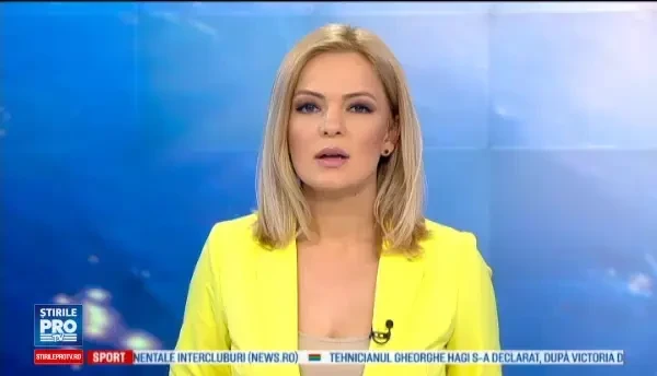 Rihanna, in vizita la palatul Elysee. Artista a discutat cu presedintele Macron si Prima Doamna despre educatie. FOTO