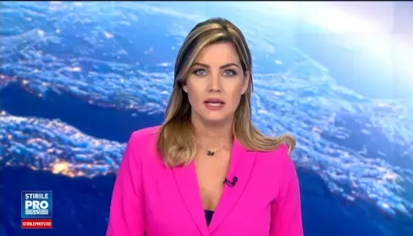 Un TIR incarcat cu saci plini de siliciu s-a rasturnat pe o conducta de gaz in Dolj: soferul a adormit la volan