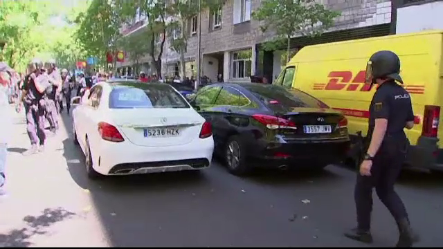 Taximetristii din Madrid s-au revoltat impotriva companiei Uber. A fost nevoie de interventia politistilor