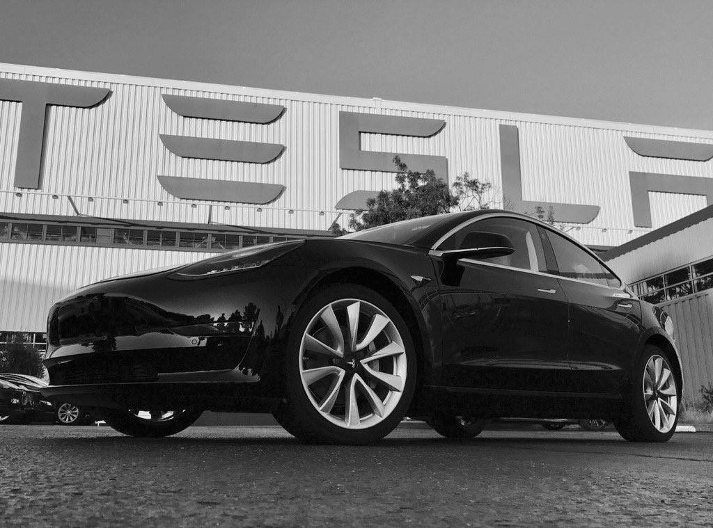 Tesla de 5 stele. Mașina cu care Elon Musk spulberă toate criticile legate de siguranță