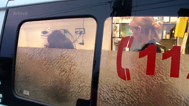 Un adolescent ar fi fost injunghiat chiar de tatal sau, in urma unui scandal. Alte 6 persoane au fost ranite