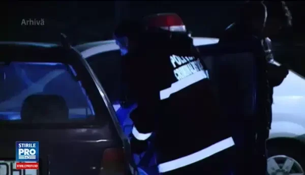 Un adolescent ar fi fost injunghiat chiar de tatal sau, in urma unui scandal. Alte 6 persoane au fost ranite