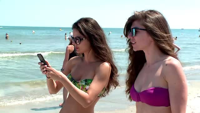 Vreme perfecta pe litoral, dupa ploile torentiale de vineri. Preturi de 800 de lei pe noapte la cazare de 4 stele