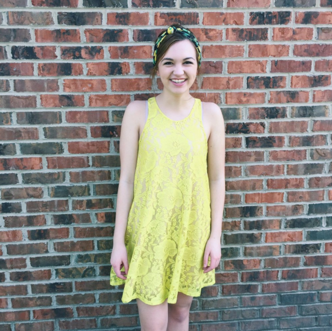 O eleva din SUA se simte "rusinata" dupa ce i s-a cerut sa refaca fotografia pentru albumul scolii. Cum a venit imbracata