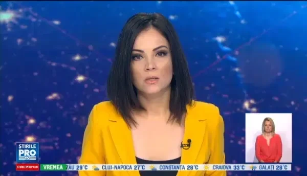 Noua persoane, printre care doi copii, transportate la spital. O masina si o ambulanta, implicate intr-un accident