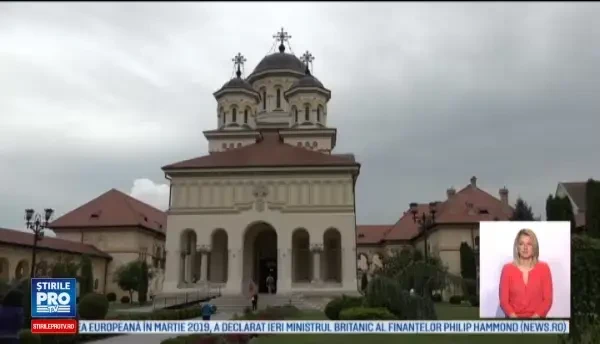 Cristian Pomohaci nu mai este preot, ci doar cantaret de muzica populara. Cum au reactionat enoriasii