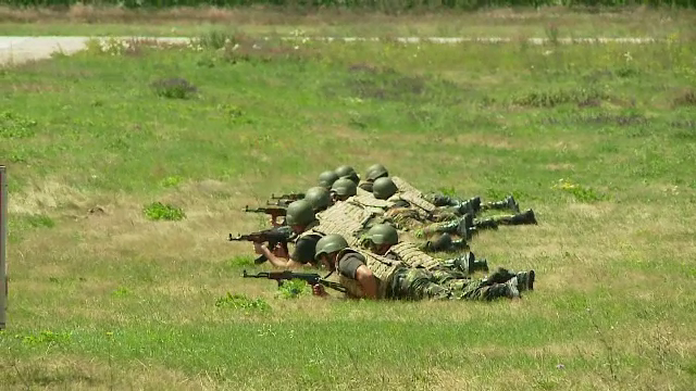 Peste 5000 de oameni au luat parte la mitingul aviatic din Campia Turzii. Flota Romaniei, mai bogata cu 9 avioane F-16
