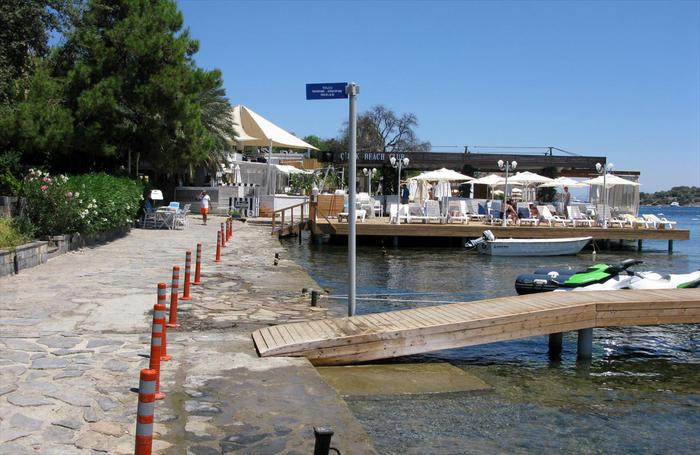 Atac armat pe o plaja din Turcia: un mort si patru raniti. Criminalul inca este in libertate