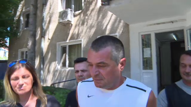 A vrut sa-i trimita un SMS amantului, dar, din greseala, i l-a trimis iubitului. Ce a urmat: "E o fapta abominabila"