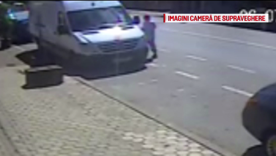 Si-a inchis masina, dar un hot a reusit sa-i fure 7.000 de lei, in Arad. Ce a observat apoi pe camerele de supraveghere