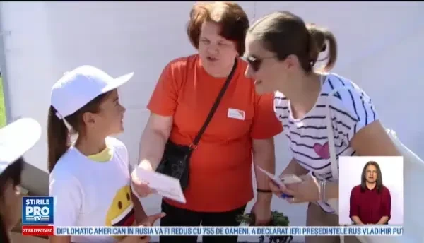 De Ziua Internationala a Prieteniei, 80 de copii din familii sarace au fost ajutati sa se pregateasca pentru noul an scolar