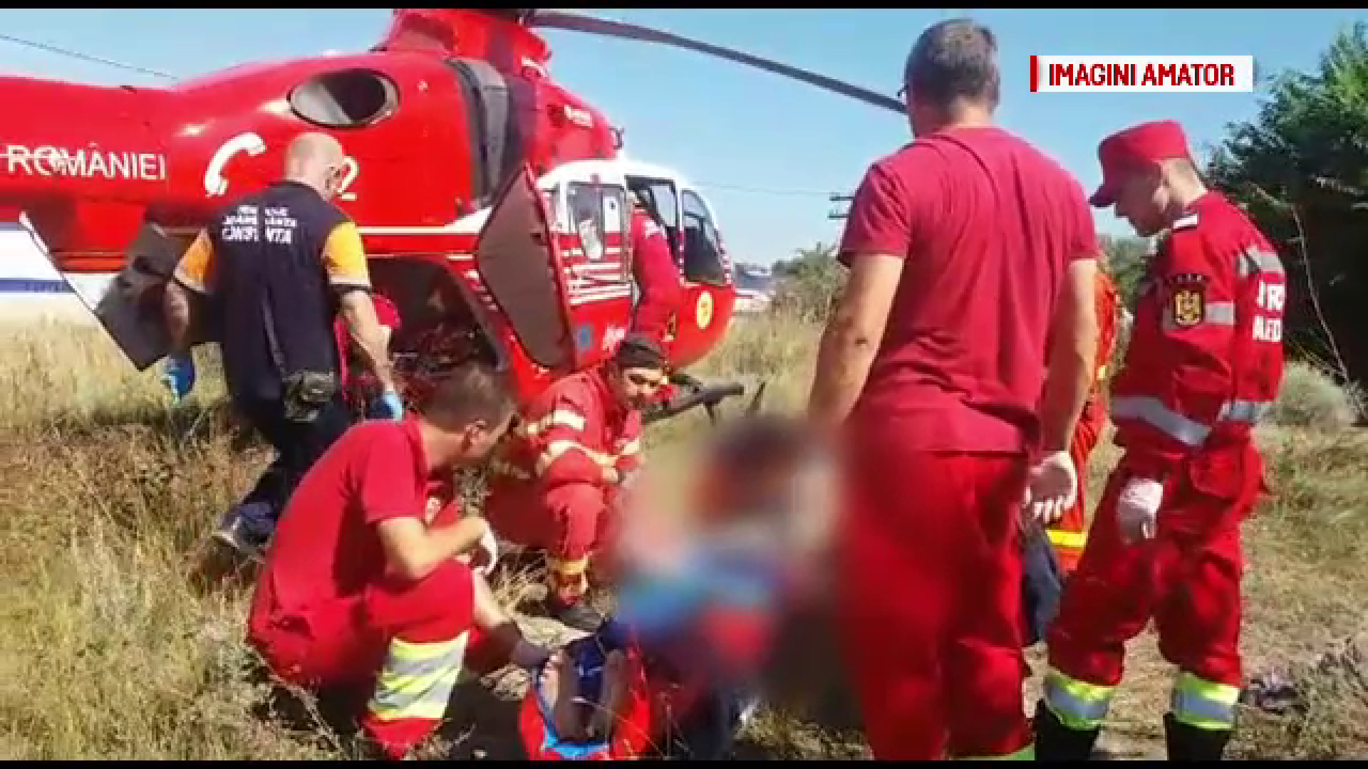 Tânăr luat cu elicopterul SMURD, după ce s-a lovit la cap cu un lemn