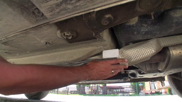 A vrut să-și spioneze fosta iubită și i-a pus GPS pe mașină. Ce a descoperit bărbatul