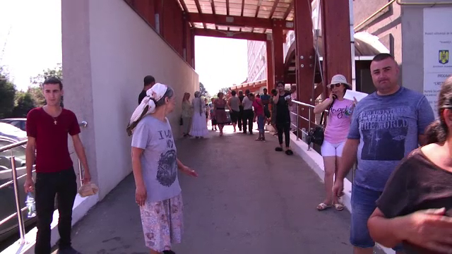 Scandal la Spitalul Târgoviște provocat de familia unei fetițe bolnave