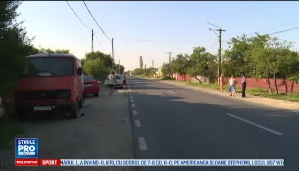 Un bărbat și-a pierdut viața după ce a fost izbit de un microbuz