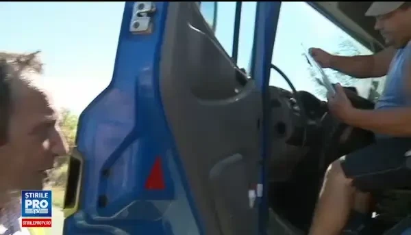 Haos pe drumuri si pe calea ferată din cauza caniculei. TIR-urile au fost oprite pe dreapta