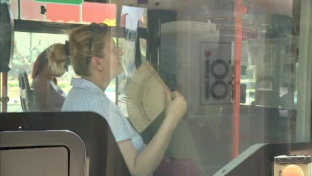Caniculă și temperaturi de 40 de grade. ”În autobuz, te bate Sfântul”