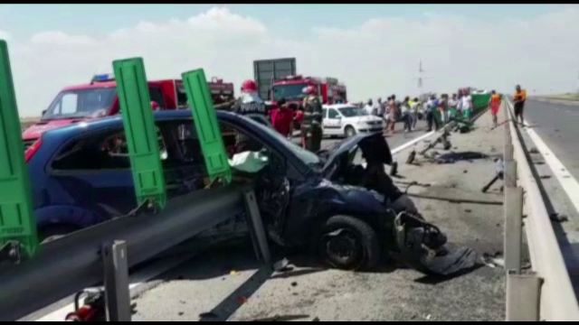 Salvaţi de poliţistul care a ajuns primul la locul accidentului, pe A4