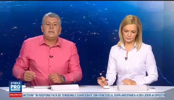 Jurnalist lovit cu pumnul in față de un bărbat beat, într-o transmisiune in direct. VIDEO