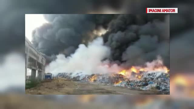 Incendiu în Drobeta Turnu Severin: sute de tone de PET-uri au ars