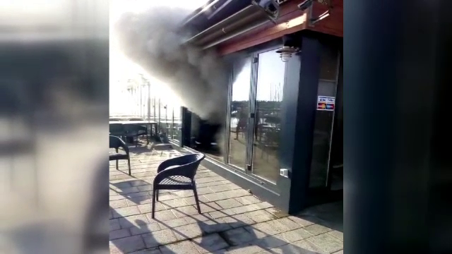 Panică în Portul Turistic Tomis, unde o terasă a luat foc