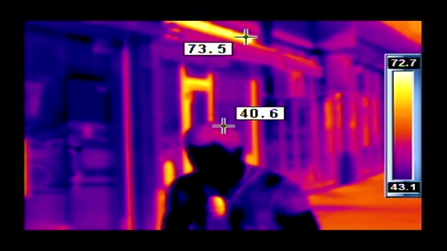 60 de grade Celsius, la nivelul asfaltului. Temperatura înregistrată într-un frigider de magazin