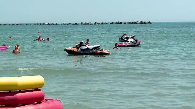 Amenzi pentru firmele care închiriază skijet-uri pe plajă, după accidentul din Eforie