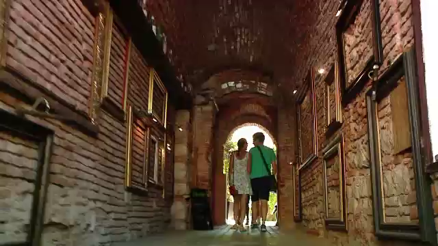 Braşovul autentic se ascunde după ganguri. Cum au fost amenajate vechile dughene