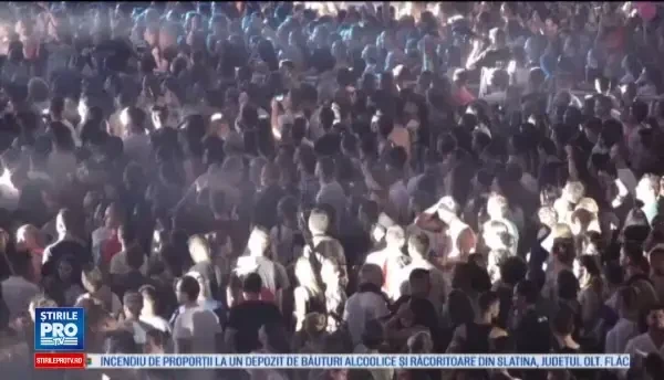 Peste 100.000 de oameni au dansat la UNTOLD, la show-urile Armin Van Buuren și Hurts