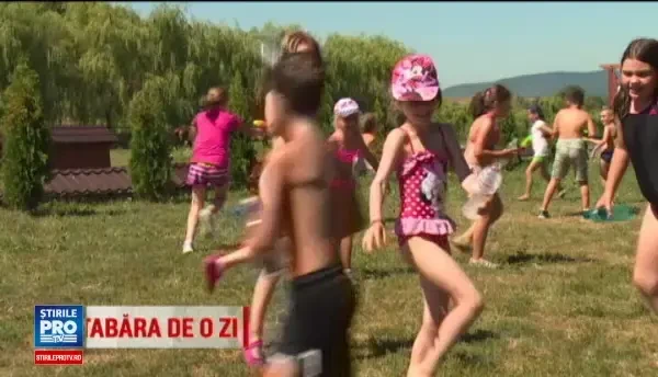 Tabăra de zi pentru copii, pline de activități distractive. Cât îi costă pe părinți