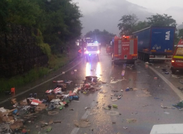 Accident grav pe Valea Oltului. Trei oameni au murit