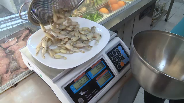 Românii înșelați la cântar. Neregulile descoperite de inspectorii OPC