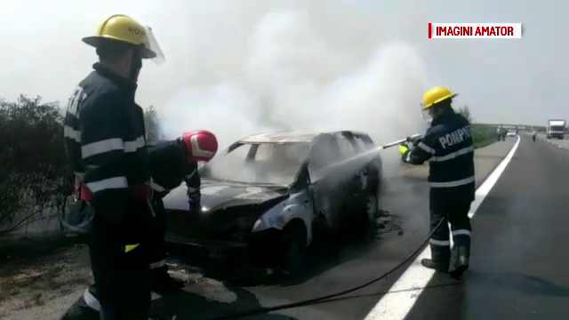 O mașină a luat foc în mers pe autostrada București-Pitești