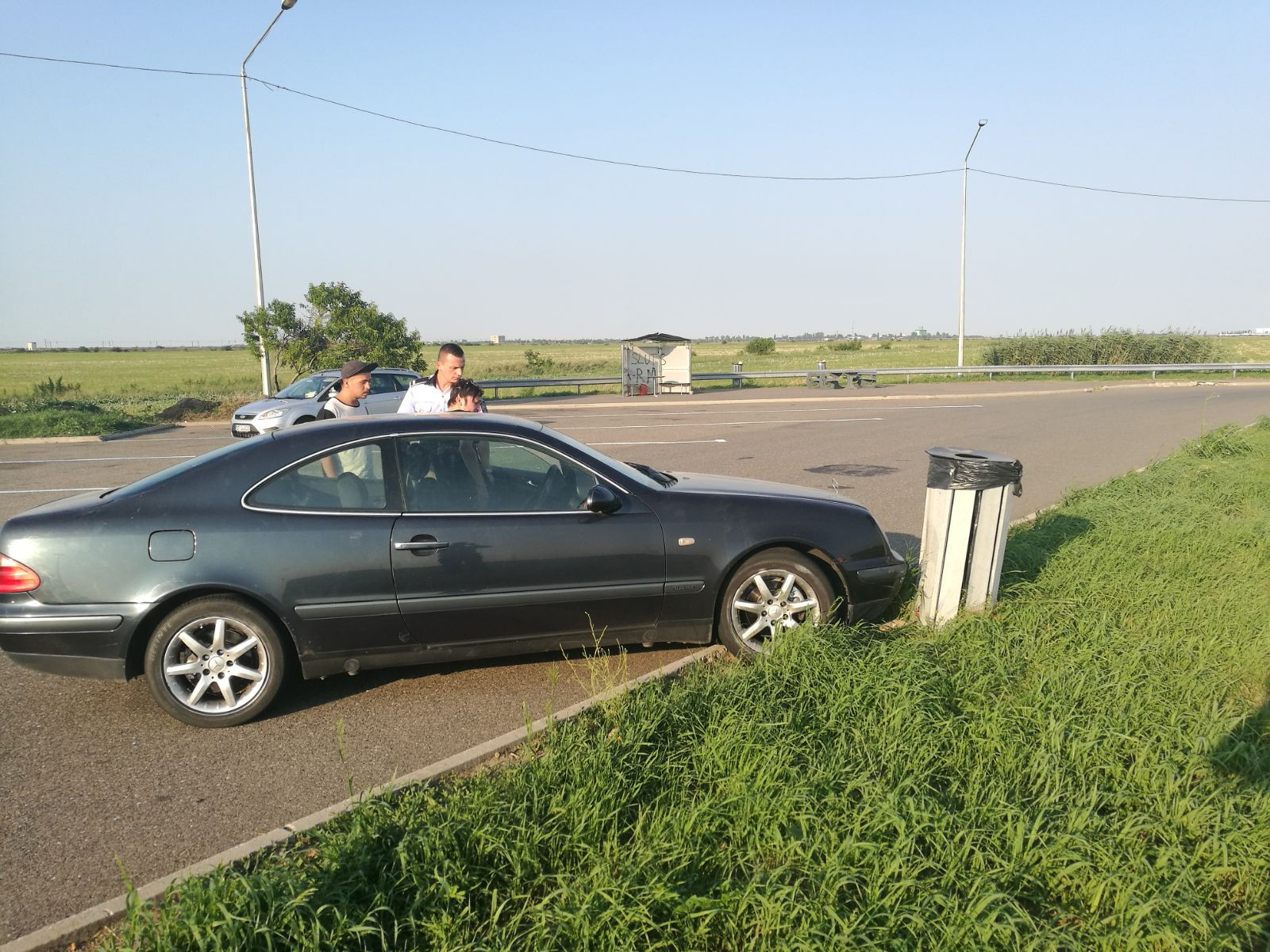 Maşină oprită pe A2, din cauză că şoferul mergea în zig-zag. Ce au descoperit poliţiştii