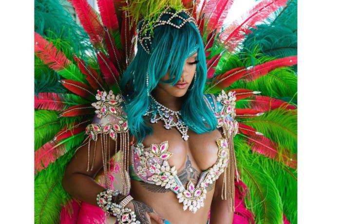 Rihanna, extrem de sexy în Barbados. Reacțiile amuzante ale fanilor