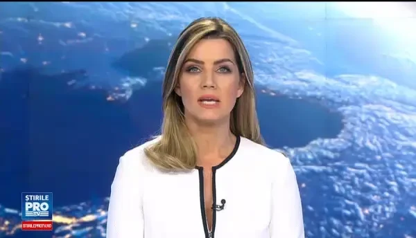 Înmormântare în condiţii greu de imaginat. Sătenii, forțați să care sicriul pe braţe sute de metri