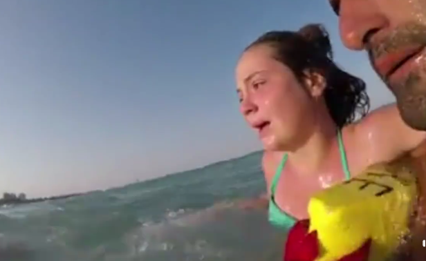 Operaţiune de salvare filmată la Eforie. O fetiță a fost dusă de curenți în larg