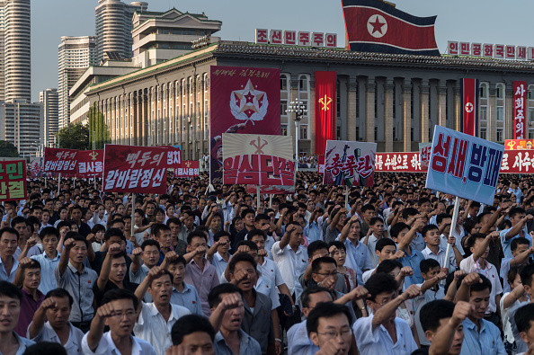 Zeci de mii de nord-coreeni au scandat împotriva lui Trump. ”Loviți SUA”
