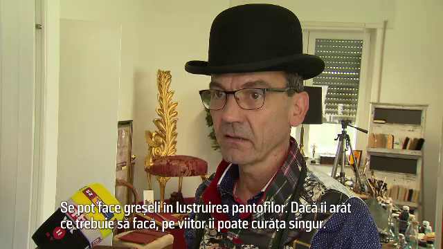 Povestea lui Thomas, lustragiul care curăță pantofii trecătorilor în Frankfurt