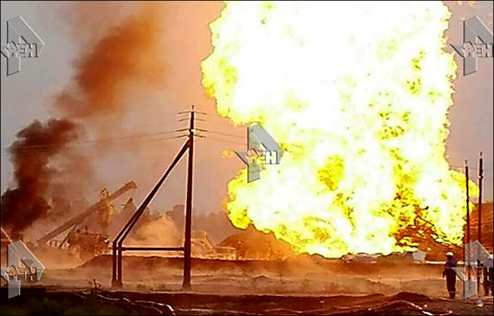 Incendiu la un puț de petrol din Rusia: 8 muncitori grav răniți