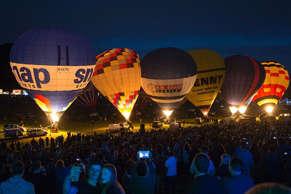 150 de baloane cu aer cald, lansate în Marea Britanie