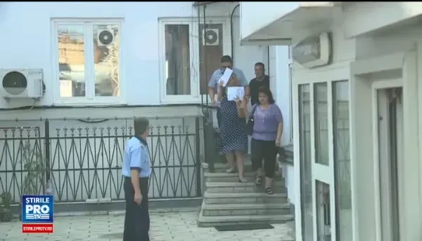 Suspecții care pretindeau că sunt inspectori OPC, arestați. Cați bani au strâns în 3 luni