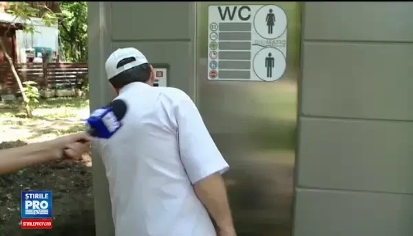 Lipsa WC-urilor publice, una din marile probleme ale orașelor turistice din România