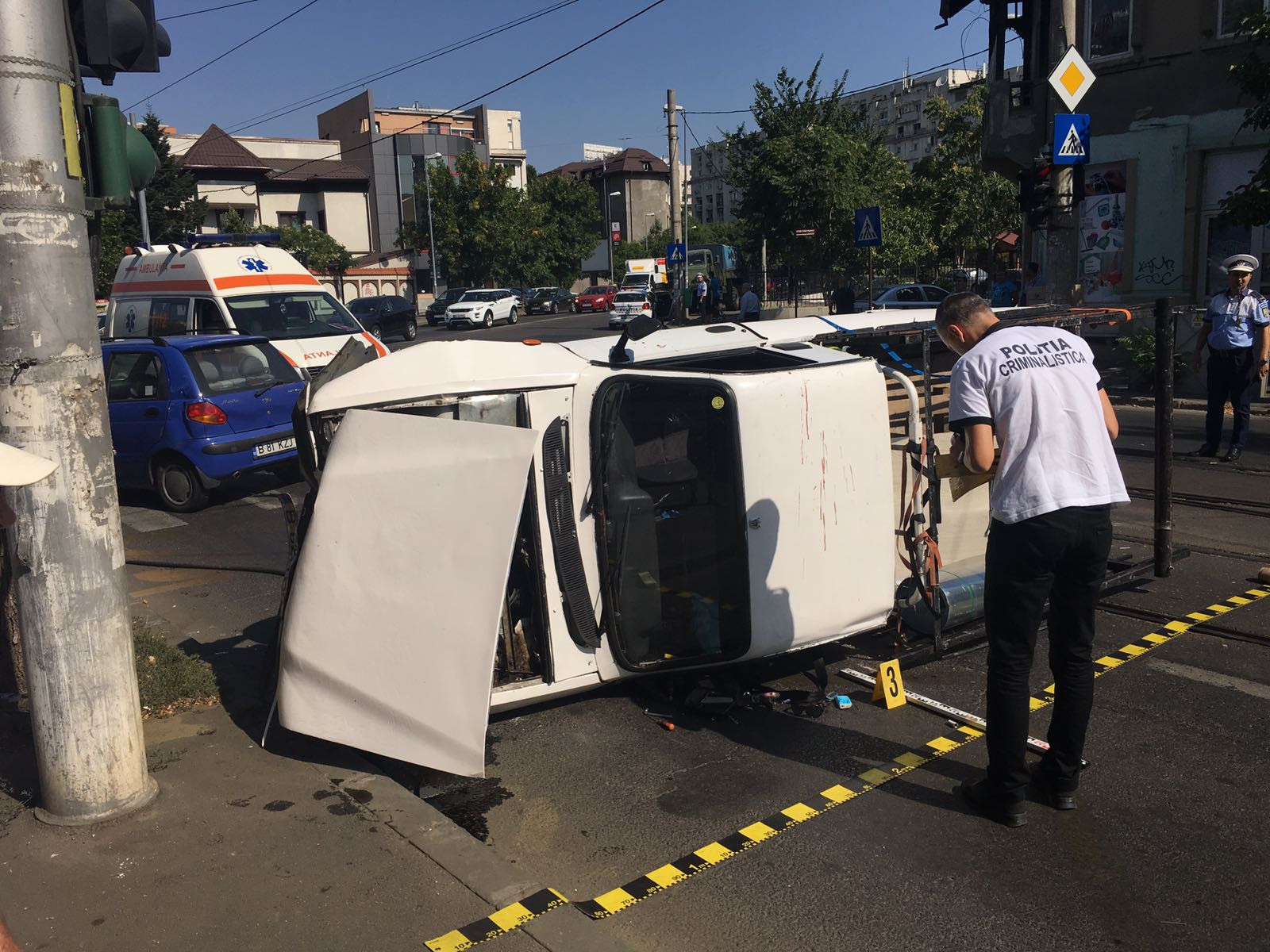accident, capitala, autoutilitara