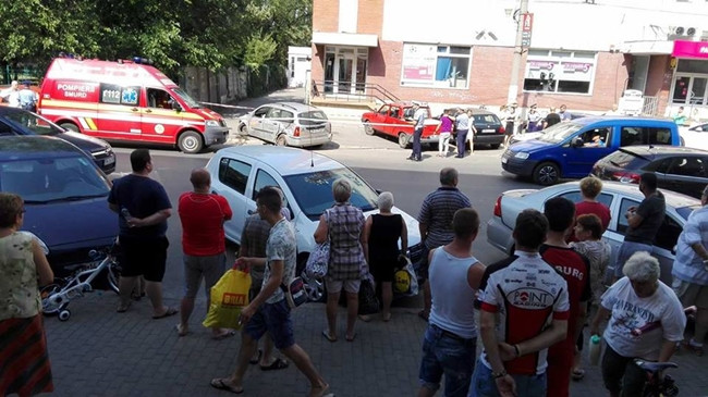 Femeie lovită pe trotuar de un şofer băut care conducea o maşină furată, în Timişoara