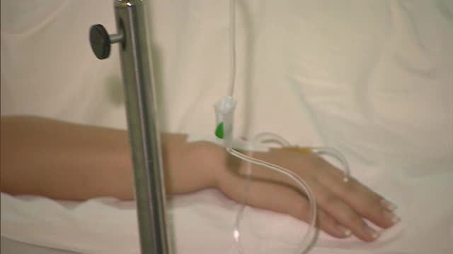 A învins cancerul de col uterin, apoi a rămas însărcinată. Premieră într-un spital din România